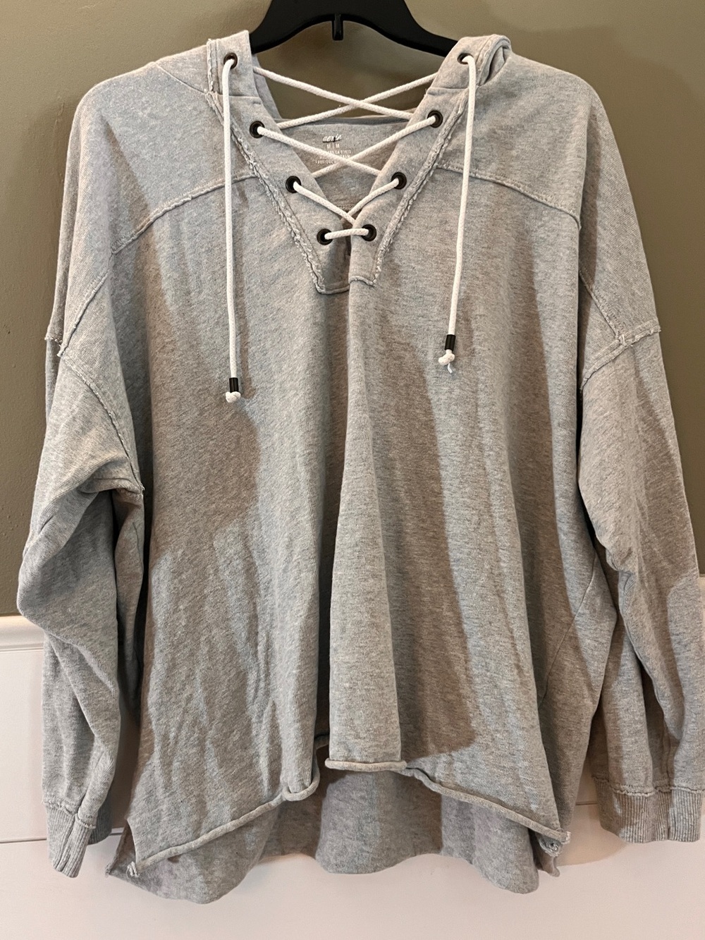 Aerie American Eagle Grey Lace up Raw Hem Sweatshirt Beachy Medium Hoodie Travel